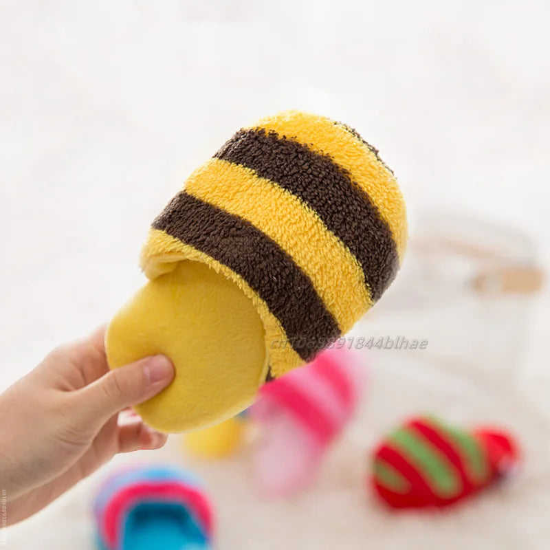 Jouet à Mâcher Pantoufle Grinçante en Peluche Douce | Design Amusant (Chiot/Chat), Idéal pour le Jeu Interactif et l'Anti-Ennui