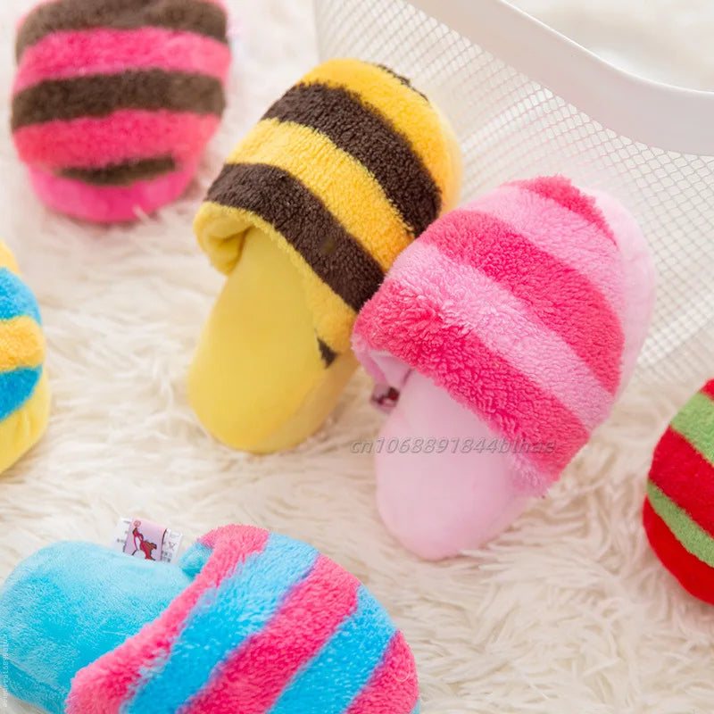Jouet à Mâcher Pantoufle Grinçante en Peluche Douce | Design Amusant (Chiot/Chat), Idéal pour le Jeu Interactif et l'Anti-Ennui